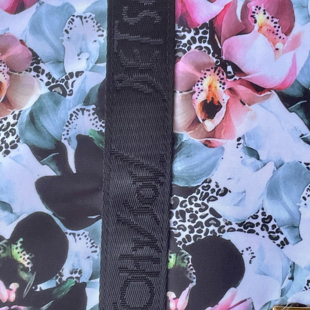 NWT! Betsey Johnson Ruby overnight bag - Picture 6 of 12